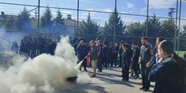 Elazığ'da Öğrencilere Yangın Eğitimi: Hayati Bilgilerle Donatılıyor elazigda-ogrencilere-yangin-egitimi-hayati-bilgilerle-donatiliyor-fun8L8FU.jpg
