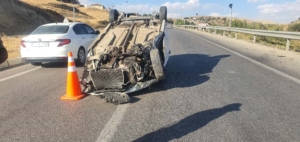 elazigda-otomobilin-takla-attigi-kaza-anlari-TBY9isTl.jpg