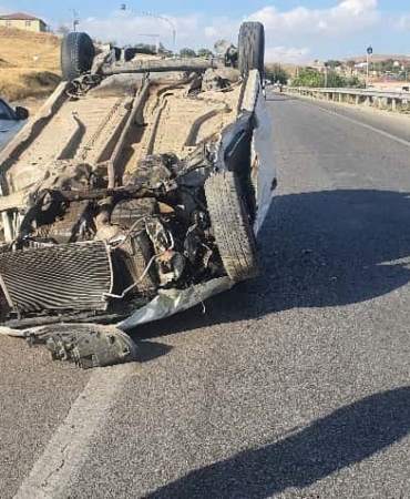 elazigda-otomobilin-takla-attigi-kaza-anlari-TBY9isTl.jpg