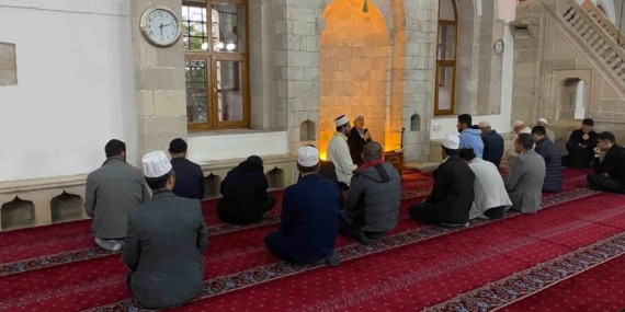 Elazığ'da Sabah Namazı Buluşmaları: Birlikte İbadet Etmenin Keyfi Elazığ’da Sabah Namazı Buluşmaları: Birlikte İbadet Etmenin Keyfi
