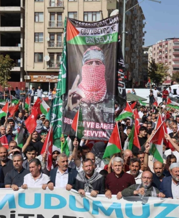 elazigda-sumud-filosu-icin-anlamli-yuruyus-gerceklesti-IxDGTvvj.jpg