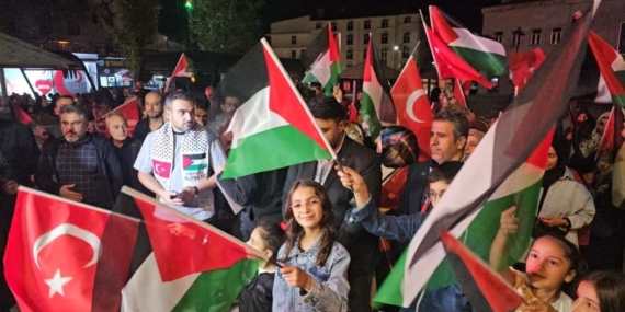 Elazığ'da Sumud Filosu'na Yapılan Müdahaleye Tepkiler Büyüyor Elazığ’da Sumud Filosu’na Yapılan Müdahaleye Tepkiler Büyüyor