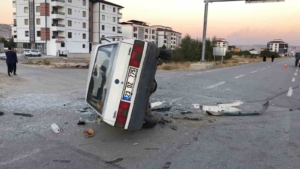 elazigda-travma-yaratan-trafik-kazasi-iki-kisi-yaralandi-3ybRRAda.jpg