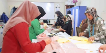 Elazığ'daki Kadınlar İçin Giyim ve Üretim Teknolojisi Kursuna Büyük İlgi elazigdaki-kadinlar-icin-giyim-ve-uretim-teknolojisi-kursuna-buyuk-ilgi-PiWUMtaX.jpg