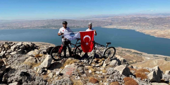 Elazığ'ın Zirvesine Bisikletle Tırmanış: 2 Bin 100 Metre Yükseklik Elazığ’ın Zirvesine Bisikletle Tırmanış: 2 Bin 100 Metre Yükseklik