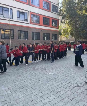 Elazığlı Öğrenciler Geleneksel Oyunlarla Eğlencenin Tadını Çıkarıyor elazigli-ogrenciler-geleneksel-oyunlarla-eglencenin-tadini-cikariyor-zeukd2sP.jpg