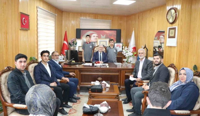 elazigli-ogrencilerden-filistine-anlam-dolu-destek-zUrA9suK.jpg