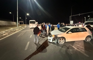 elazigspor-takimini-tasiyan-otobus-ile-arac-carpisti-1-yarali-NACYX4SN.jpg
