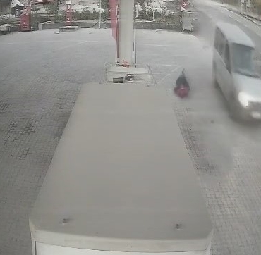 Eniştesine Çarpıp Kaçan Sürücünün Anları Kameralarda! enistesine-carpip-kacan-surucunun-anlari-kameralarda-63QV5J5C.jpg