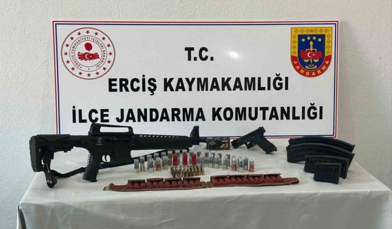 erciste-ruhsatsiz-silah-ve-fisekler-ele-gecirildi-guvenlik-onlemleri-artiyor-YSsCyKW7.jpg