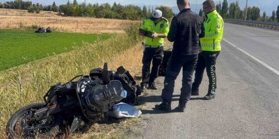 Erzincan'da Feci Kaza: Rus Motosiklet Sürücüsü Bariyere Çarparak Hayatını Kaybetti Erzincan’da Feci Kaza: Rus Motosiklet Sürücüsü Bariyere Çarparak Hayatını Kaybetti