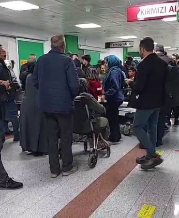 erzurumda-okul-cikisi-merdivenlerde-izdiham-23-ogrenci-yaralandi-sok-edici-gelismeler-erqas9NV.jpg