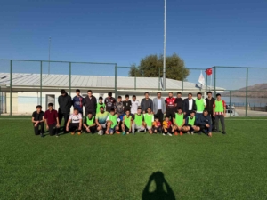 futbol-macinda-renkli-anlar-ogrenciler-ve-aileleri-bir-araya-geldi-qpfyRdsS.jpg