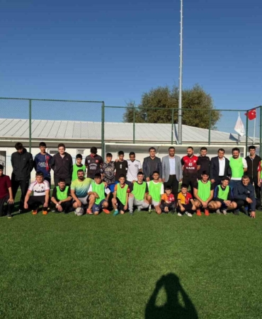 futbol-macinda-renkli-anlar-ogrenciler-ve-aileleri-bir-araya-geldi-qpfyRdsS.jpg