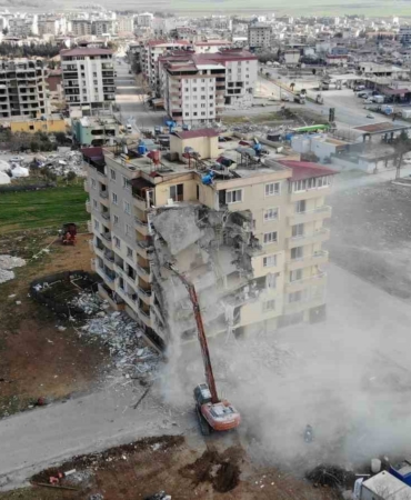 gaziantepte-67-can-bedeli-yunus-kaya-apartmani-muteahhidine-13-yil-hapis-cezasi-lFxlZPwP.jpg