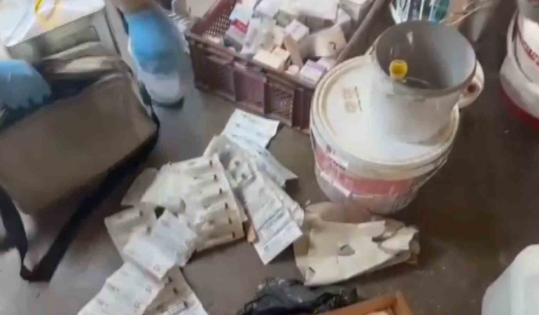 gaziantepte-kacak-uretilen-2-bin-334-tibbi-ilac-ele-gecirildi-vD3cxisS.jpg