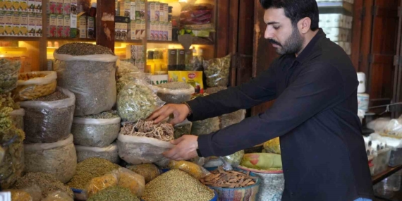 Gaziantep'te Soğuyan Hava ile Aktar Dükkanlarına Ziyaret Artıyor Gaziantep’te Soğuyan Hava ile Aktar Dükkanlarına Ziyaret Artıyor