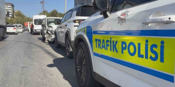 Gaziantep'te Zincirleme Kaza: 4 Araç Çarpıştı, 7 Yaralı Gaziantep’te Zincirleme Kaza: 4 Araç Çarpıştı, 7 Yaralı