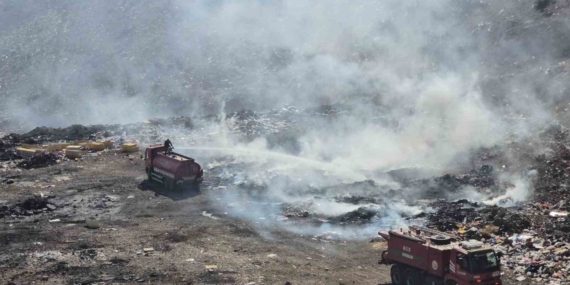 Gaziantep'teki Eski Çöplükteki Yangın Başarıyla Söndürüldü Gaziantep’teki Eski Çöplükteki Yangın Başarıyla Söndürüldü
