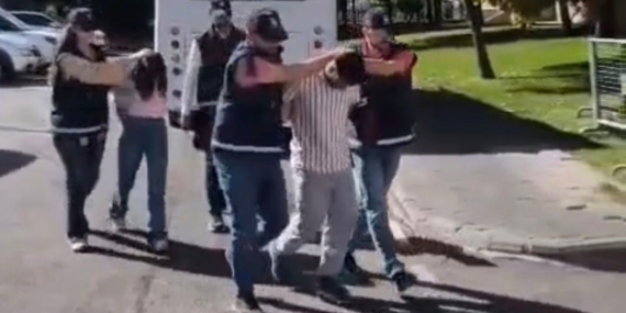 Gaziantep'teki Parkta Kasklı Cinayet: İki Şahıs Tutuklandı Gaziantep’teki Parkta Kasklı Cinayet: İki Şahıs Tutuklandı