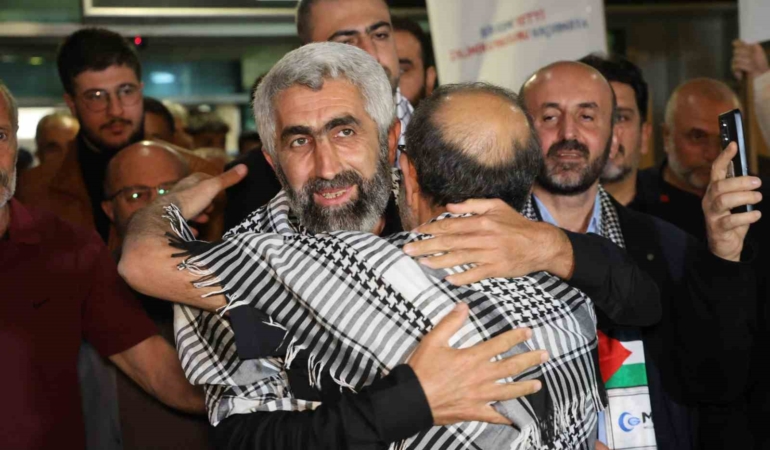 gazze-filo-aktivisti-akilotu-israilde-turk-pasaportu-tasiyan-cifte-vatandaslar-askerlik-yapiyor-irBJydA3.jpg