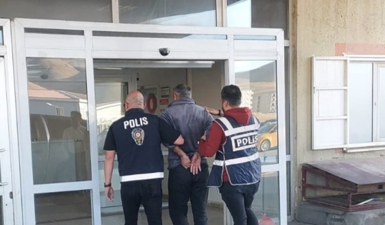 hakkaride-50-yil-hapis-cezasi-olan-zanli-yakalandi-4Fr49EEe.jpg