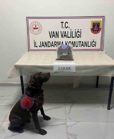 hakkaride-yapilan-operasyonda-kubar-esrar-ele-gecirildi-gsScVwV1.jpg