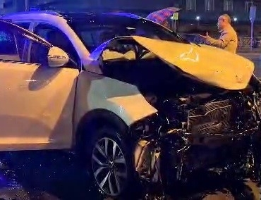 halk-otobusu-ile-otomobil-carpisti-bir-yarali-SLINsDce.jpg