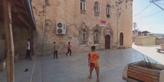 Hasar Gören Cami İbadete Kapalı: Deprem Sonrası Durum Raporu Hasar Gören Cami İbadete Kapalı: Deprem Sonrası Durum Raporu