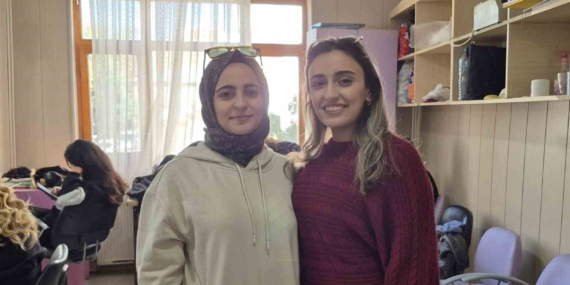 Hayallerinin Peşinde: Abla ve Kardeş Kuaförlük Eğitimi Alıyor Hayallerinin Peşinde: Abla ve Kardeş Kuaförlük Eğitimi Alıyor