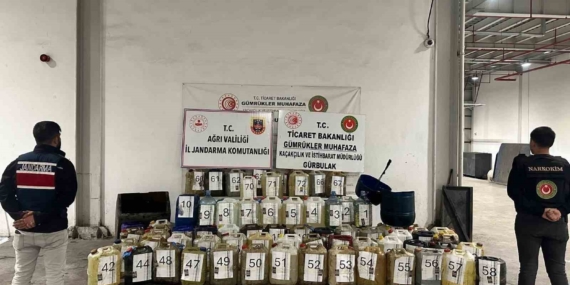 İran'dan Gelen Otobüste 1 Ton Sıvı Metamfetamin Yakalandı: Uyuşturucu Mücadelesinde Yeni Bir Başarı İran’dan Gelen Otobüste 1 Ton Sıvı Metamfetamin Yakalandı: Uyuşturucu Mücadelesinde Yeni Bir Başarı