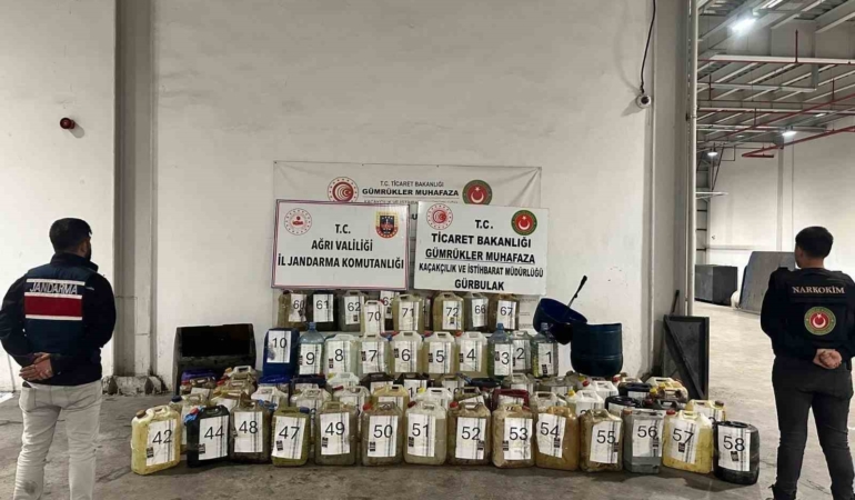 irandan-gelen-otobuste-1-ton-sivi-metamfetamin-yakalandi-uyusturucu-mucadelesinde-yeni-bir-basari-afPvJUJB.jpg