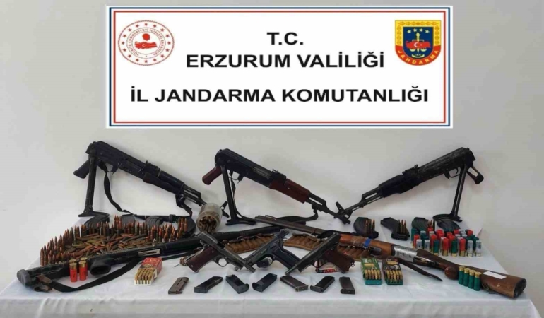 jandarmanin-buyuk-silah-operasyonu-suc-agina-darbe-VxFwC5Pj.jpg
