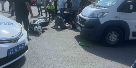 Karakoçan'da Trafik Kazası: 1 Yaralı, Detaylar Burada! Karakoçan’da Trafik Kazası: 1 Yaralı, Detaylar Burada!