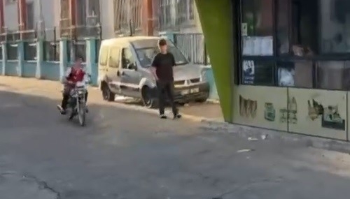 Kask Takmayan ve Gürültülü Egzozlu Motosiklet Sürücüsüne Ceza Uygulandı Kask Takmayan ve Gürültülü Egzozlu Motosiklet Sürücüsüne Ceza Uygulandı
