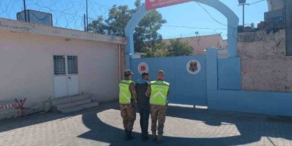 Kesinleşmiş Hapis Cezası Olan 2 Firari Yakalandı: Olayın Ayrıntıları Kesinleşmiş Hapis Cezası Olan 2 Firari Yakalandı: Olayın Ayrıntıları