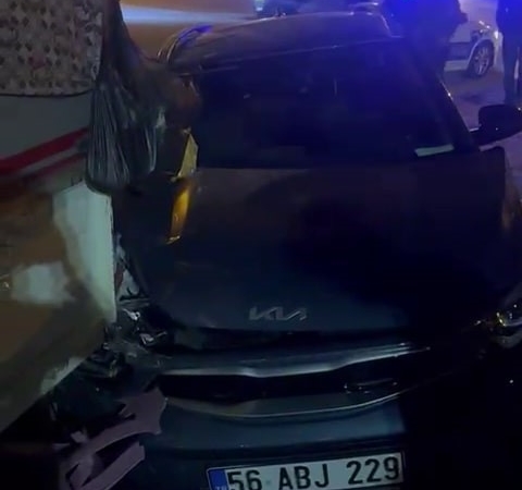 kurtalanda-meydana-gelen-trafik-kazasinda-3-kisi-yaralandi-94znxlS4.jpg