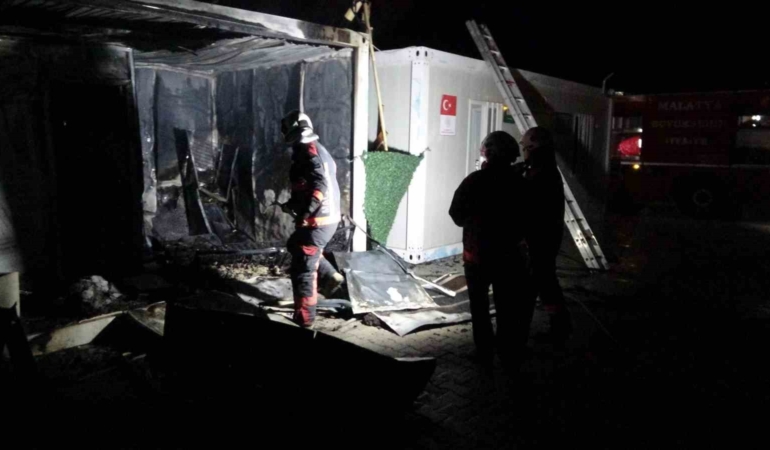 malatya-konteyner-kentinde-yangin-alarmi-korkutan-gelismeler-dMjVeQJl.jpg