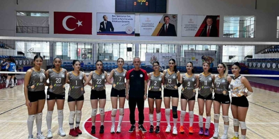 Malatya Voleybol Takımı Deplasmanda Nicer Hotel’i Yenerek Galip Geldi