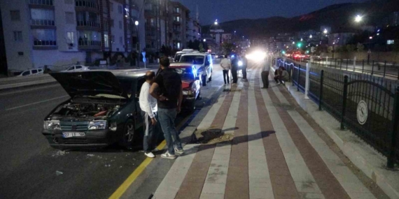 Malatya'da 4 Araçla Zincirleme Kaza: Yaralı Sayısı 2 Malatya’da 4 Araçla Zincirleme Kaza: Yaralı Sayısı 2