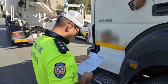Malatya'da Hafriyat Kamyonlarına Yönelik Sert Denetim Uygulamaları Malatya’da Hafriyat Kamyonlarına Yönelik Sert Denetim Uygulamaları