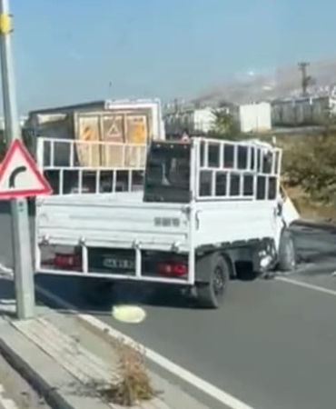 malatyada-hafriyat-kamyonu-ve-kamyonetin-carpismasi-1-kisi-hayatini-kaybetti-9Uv51zjd.jpg