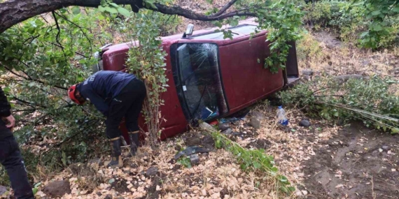 Malatya'da Kontrolü Kaybeden Pikap Şarampole Uçtu: 2 Yaralı Malatya’da Kontrolü Kaybeden Pikap Şarampole Uçtu: 2 Yaralı