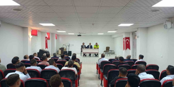 Malatya'da Okul Servisi Sürücüleri İçin Önemli Bilgilendirme Toplantısı Malatya’da Okul Servisi Sürücüleri İçin Önemli Bilgilendirme Toplantısı
