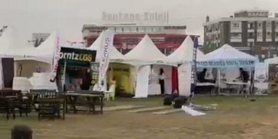 Malatya'da Şiddetli Fırtına Çadırları Havada Uçurdu! Malatya’da Şiddetli Fırtına Çadırları Havada Uçurdu!