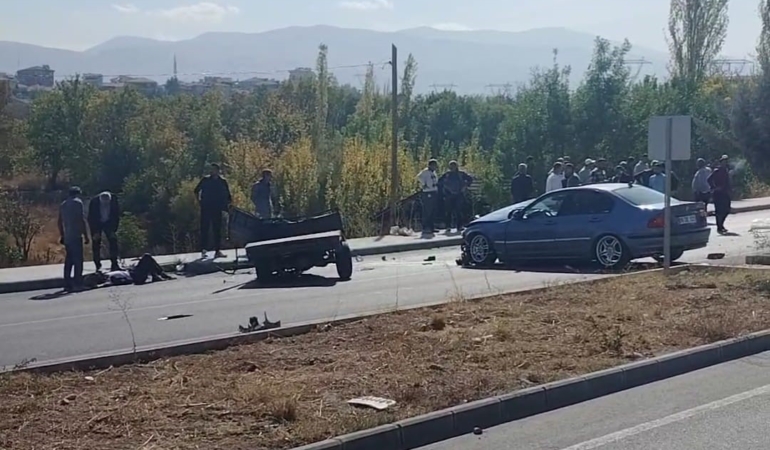 malatyada-uc-aracla-meydana-gelen-kazada-uc-yaralidan-biri-agir-cWSGwsEx.jpg