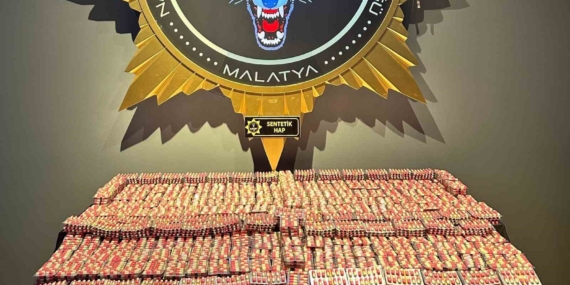 Malatya'da Yapılan Torbacı Operasyonunda 22 Bin 440 Hap Ele Geçirildi Malatya’da Yapılan Torbacı Operasyonunda 22 Bin 440 Hap Ele Geçirildi
