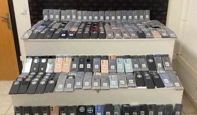 mardinde-15-milyon-lira-degerinde-kacak-cep-telefonu-operasyonu-YCjbgEhi.jpg