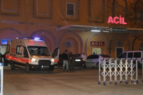 mardinde-iki-otomobilin-carpismasi-sonucu-5-kisi-yaralandi-Lm9I3dec.jpg