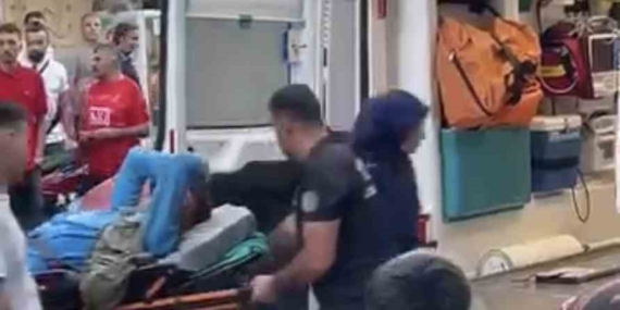 Mardin'de Seyyar Satıcının Yaralandığı Bıçaklı Kavga Mardin’de Seyyar Satıcının Yaralandığı Bıçaklı Kavga